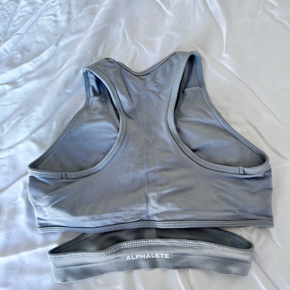 Alphalete Stratus Bra in Size Medium - Picture 2 of 2